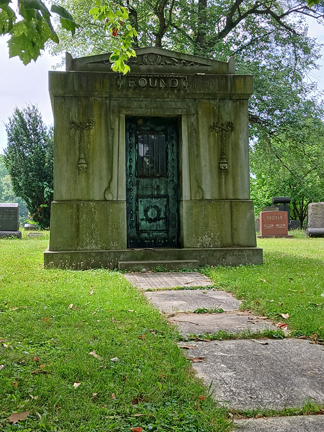 David Round Mausoleum - Harvard Grove